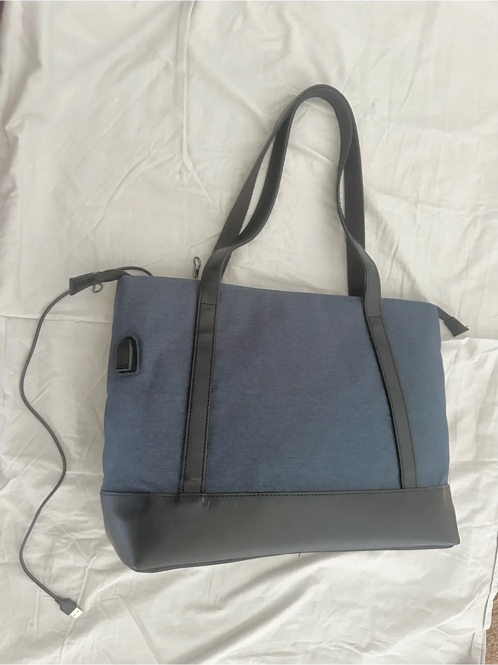Kroser Large Black Water Repellant 15” Laptop Computer Tote Bag USB Port